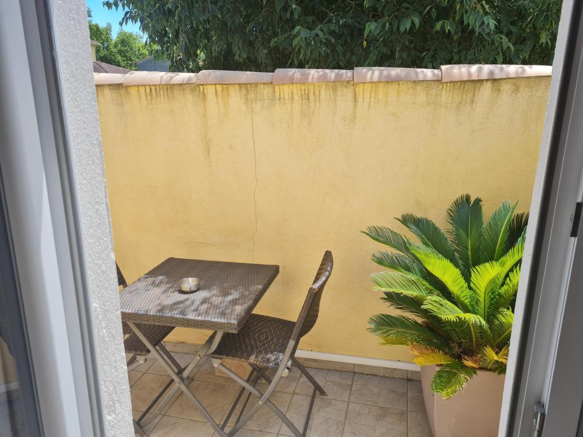 Chambre Cosy Avec Terrasse Apartment Arles Exterior photo